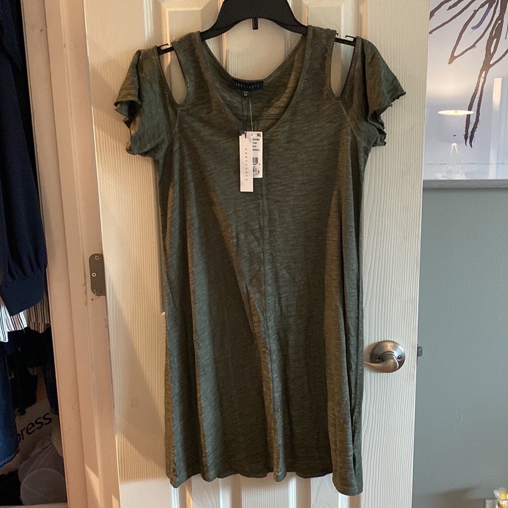 New with tags sundress cold shoulder